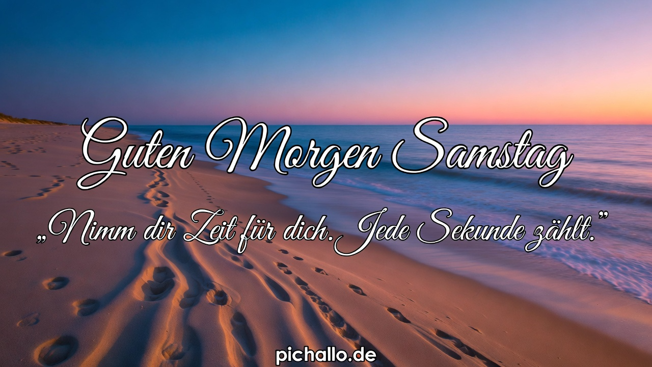 Fußspuren am Strand bei Morgengrauen Motivierendes Guten Morgen Samstag